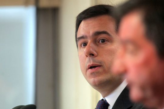 Μηταράκης κατά Καμίνη με αοριστολογίες και υπεκφυγές
