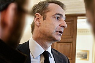 Διττές εισηγήσεις για πρόωρη κάλπη