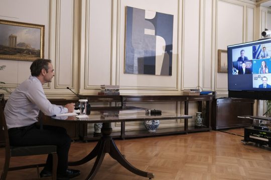 Πυρετός συσκέψεων για τον τουρισμό