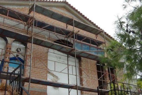 Ένταση σε διαμαρτυρία για το αυθαίρετο στον Προφήτη Ηλία Ηλιούπολης 