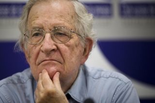 Ο Νόαμ Τσόμσκι και τα μέσα ενημέρωσης