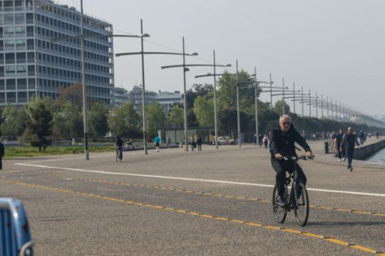 Απολύμανση στη Νέα Παραλία της Θεσσαλονίκης 
