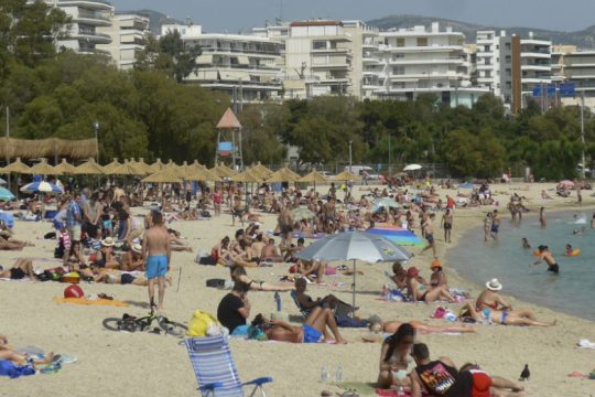 Άνοιξαν οι 515 οργανωμένες παραλίες της χώρας