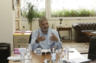 Βλέπει «λαϊκισμό» ο Πατούλης και απαντά με μισές αλήθειες