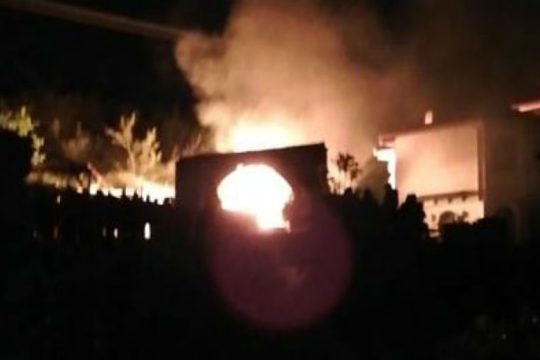 Πέλλα: Έκαψαν ξενοδοχείο που θα φιλοξενούσε πρόσφυγες