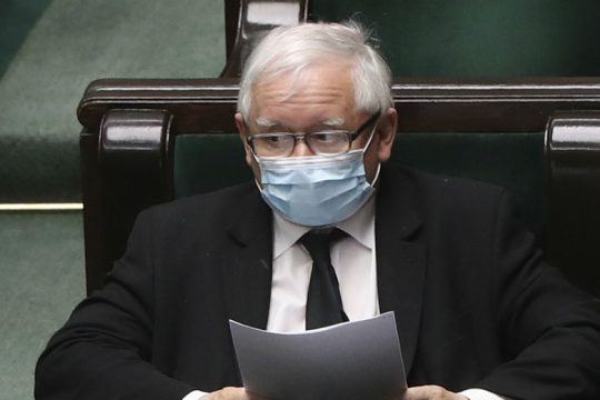 Αναβάλλονται μέχρι νεωτέρας οι προεδρικές εκλογές στην Πολωνία