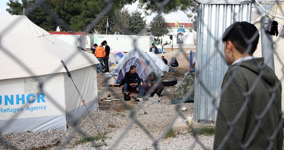 Νέες μαρτυρίες προσφύγων για «φάμπρικα» επαναπροωθήσεων σε Έβρο και Αιγαίο