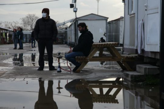 ΚΕΕΡΦΑ: Να μη βρεθούν στον δρόμο εκατοντάδες πρόσφυγες του Ελαιώνα