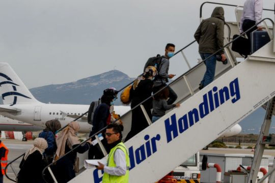 Έφυγαν 50 πρόσφυγες για Βρετανία, επαναπατρισμός 130 Ελλήνων το απόγευμα