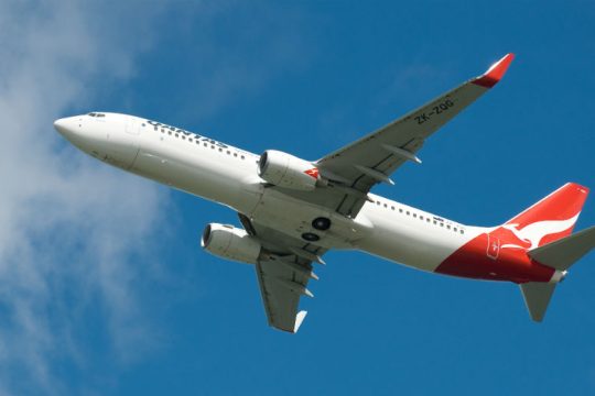 Η Qantas πετά χωρίς να είναι άδειες οι μεσαίες θέσεις