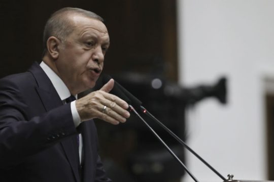 Τετραήμερο lockdown στην Τουρκία ανακοίνωσε ο Ερντογάν