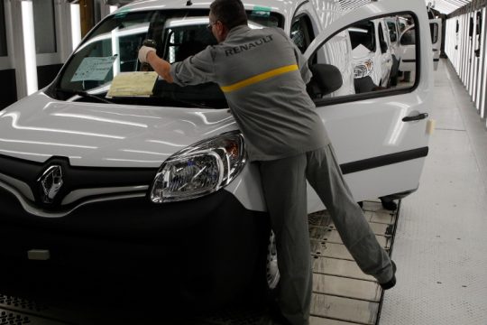 «Ντηλ» 5 δισ. μεταξύ γαλλικής κυβέρνησης και Renault στην εποχή της πανδημίας
