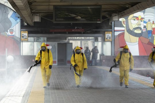Πάνω από 320.000 τα θύματα της πανδημίας