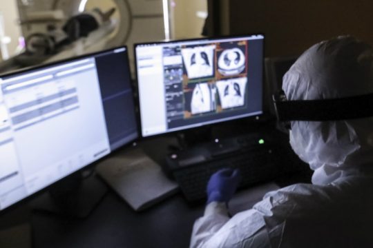Θετικά στον κορονοϊό άλλα δύο μέλη της ρωσικής κυβέρνησης