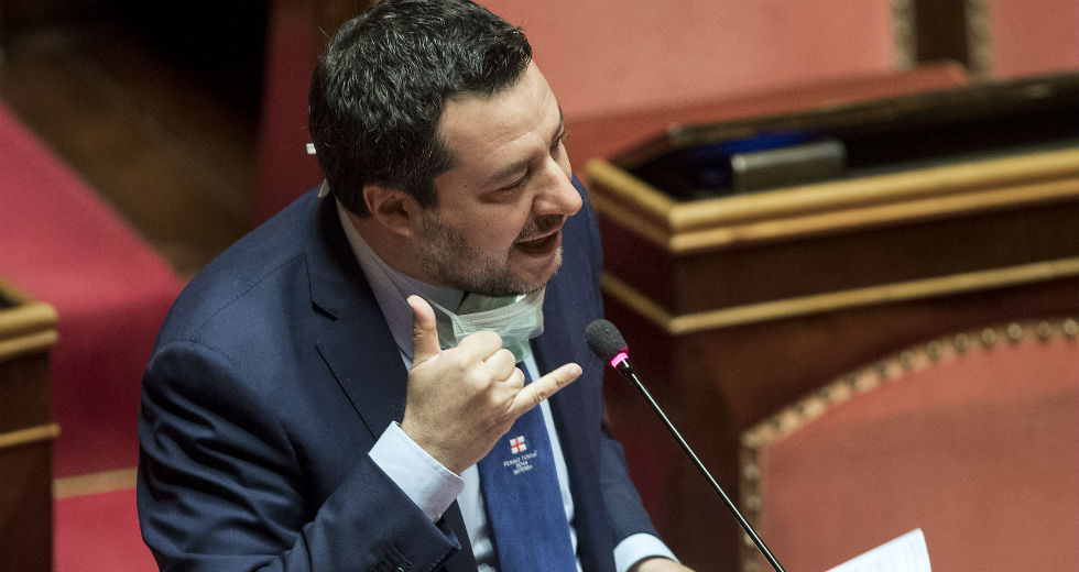 Ολονυχτία Σαλβίνι στην Ιταλική Βουλή για το «θεαθήναι»