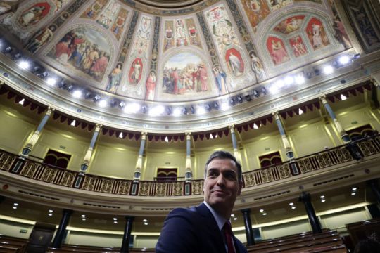 Μικρή παράταση της καραντίνας έως τις 6 Ιουνίου κέρδισε ο Ισπανός πρωθυπουργός