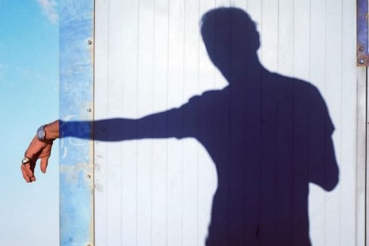 Στα ίχνη της σκιάς μου