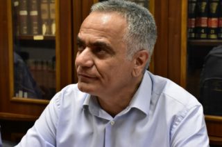 «Μνημείο υπεκφυγών η μη απάντηση Θεοδωρικάκου για τον Φιλόδημο»