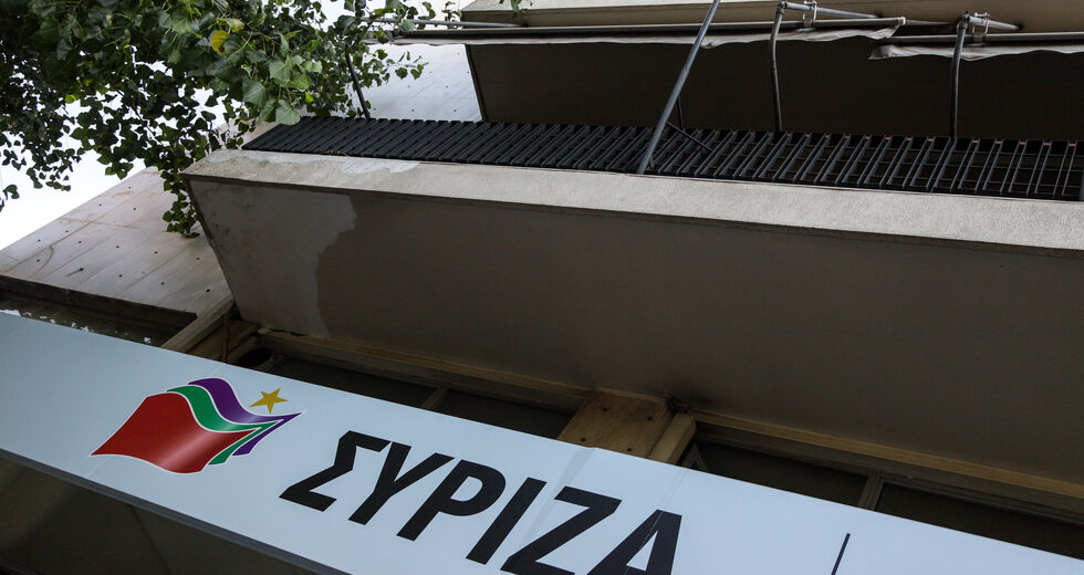 Ο ΣΥΡΙΖΑ επιμένει να ζητά απαντήσεις από τον Δένδια