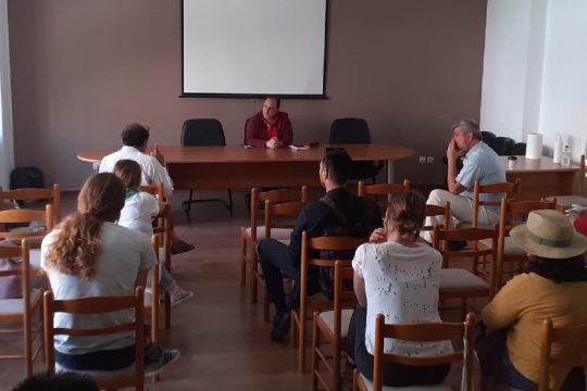 Ιεράπετρα: Στο Δημαρχείο οι κάτοικοι για τις ανεμογεννήτριες – Απών ο δήμαρχος