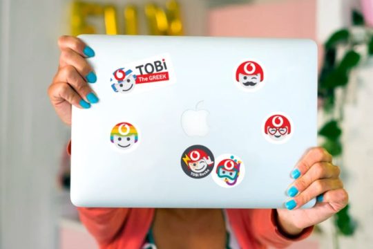Η Vodafone αξιοποιεί την τεχνητή νοημοσύνη και φέρνει τον TOBi