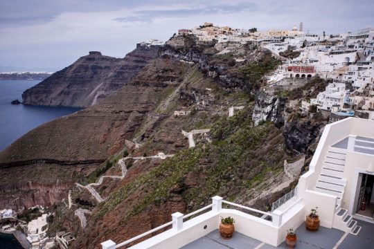 Ανοίγουν τον τουρισμό μεν, ερωτήματα για τις υποδομές 
