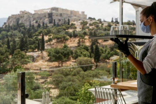 Καφές, αντισηπτικό και μάσκα