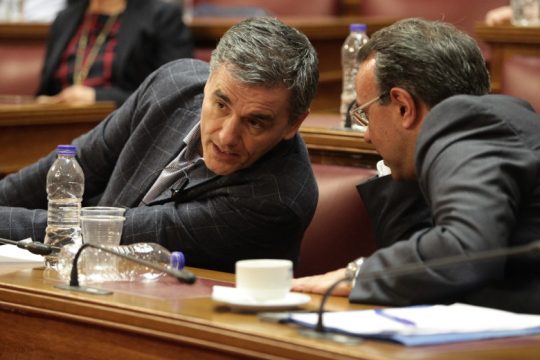 Ο Τσακαλώτος, ο Σταϊκούρας κι ο… Σκρουτζ Μακ Ντακ