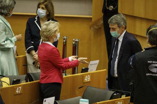 Ξεκινά το μεγάλο παζάρι για το «φάρμακο» διάσωσης της ευρωπαϊκής οικονομίας