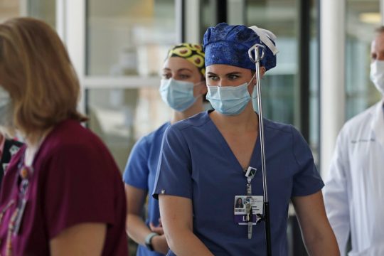 Πάνω από 350.000 θύματα παγκοσμίως από κορονοϊό, ρεκόρ κρουσμάτων στην Αίγυπτο