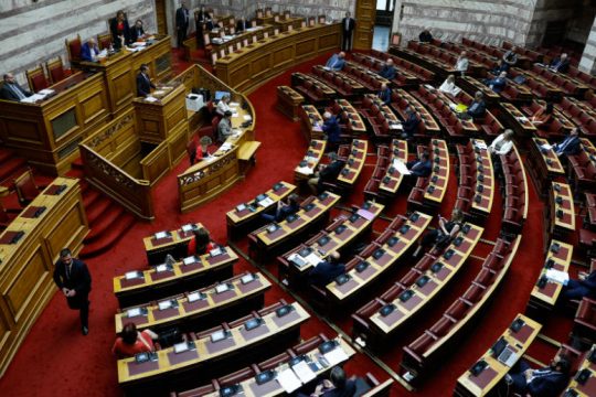 Μόνο συγγνώμη δεν ζητούν από τη Novartis