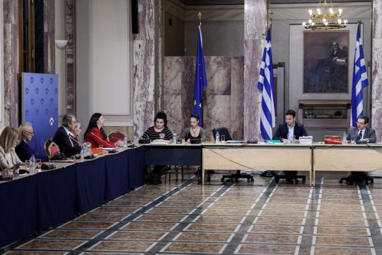 Η Ν.Δ. βλέπει «κύκλωμα», ο ΣΥΡΙΖΑ αντιπερισπασμό