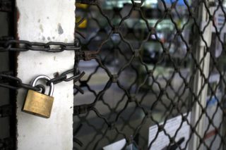 Ο κορονοϊός στράγγιξε τα ταμεία των επιχειρήσεων