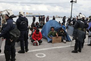 Υπηρεσία Ασύλου και… απελάσεων