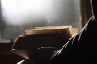 Καταφύγια, χοροί και ιστορίες ξεχασμένες