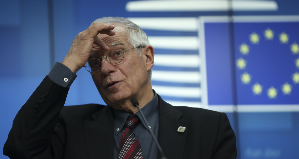 Τα όπλα που έγιναν… υγειονομικό υλικό