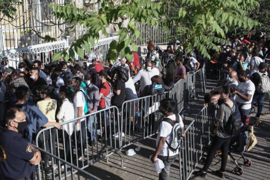 Συνέντευξη ασύλου χωρίς παρουσία δικηγόρου λόγω… κορονοϊού