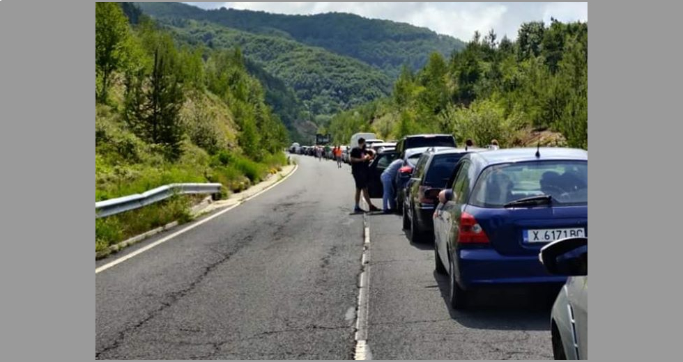 Η αγανάκτηση άνοιξε τα σύνορα