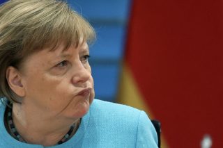Ο Τραμπ αποσύρει «τιμωρητικά» στρατεύματα από τη Γερμανία