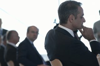 Ανασχηματισμός και κύμβαλα αλαλάζοντα