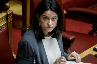 Νέα τροπολογία στο νομοσχέδιο του ΥΠΑΙΘ για συμβάσεις αναπληρωτών και λήξη διδακτικού έτους