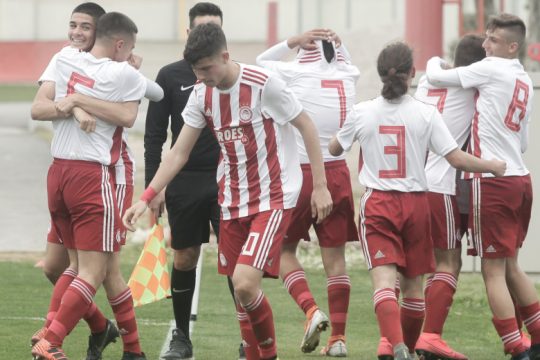 Είναι δύσκολο να είσαι νέος στην Ελλάδα