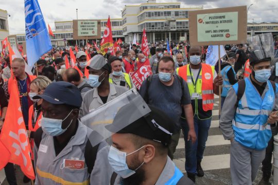 Πίσω στην… κανονικότητα του λαϊκού ξεσηκωμού