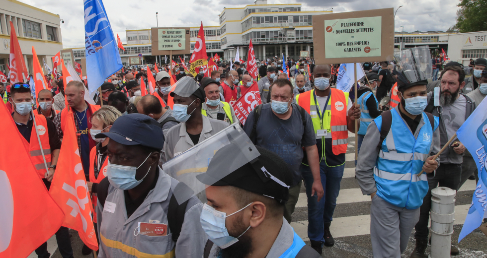 Πίσω στην… κανονικότητα του λαϊκού ξεσηκωμού