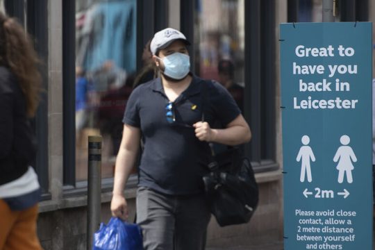 Τα κρούσματα ξεπέρασαν τα 10 εκατομμύρια