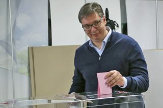 Ο Βούτσιτς ψάχνει παντοδυναμία