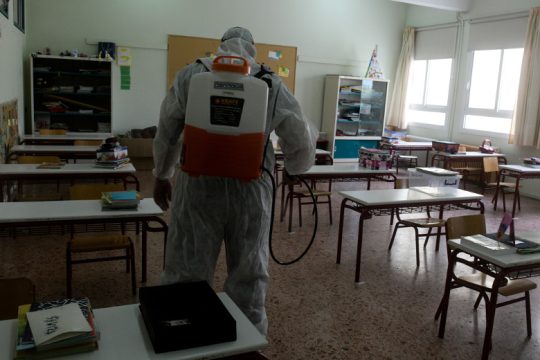 Μεγάλη κινητοποίηση στον Βόλο μετά από δύο νέα κρούσματα κορονοϊού