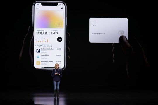 Διπλή έρευνα κατά της Apple από την Κομισιόν