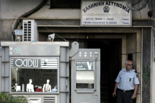 Μολότοφ στο αστυνομικό τμήμα Νέας Ιωνίας