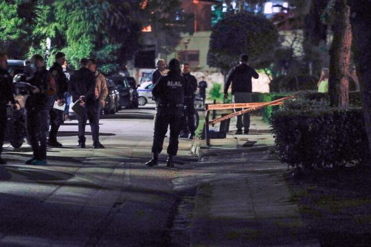 Σε κινητά και Ιντερπόλ αναζητούν απαντήσεις για τον φόνο του Βέλγου την Παρασκευή στη Βούλα